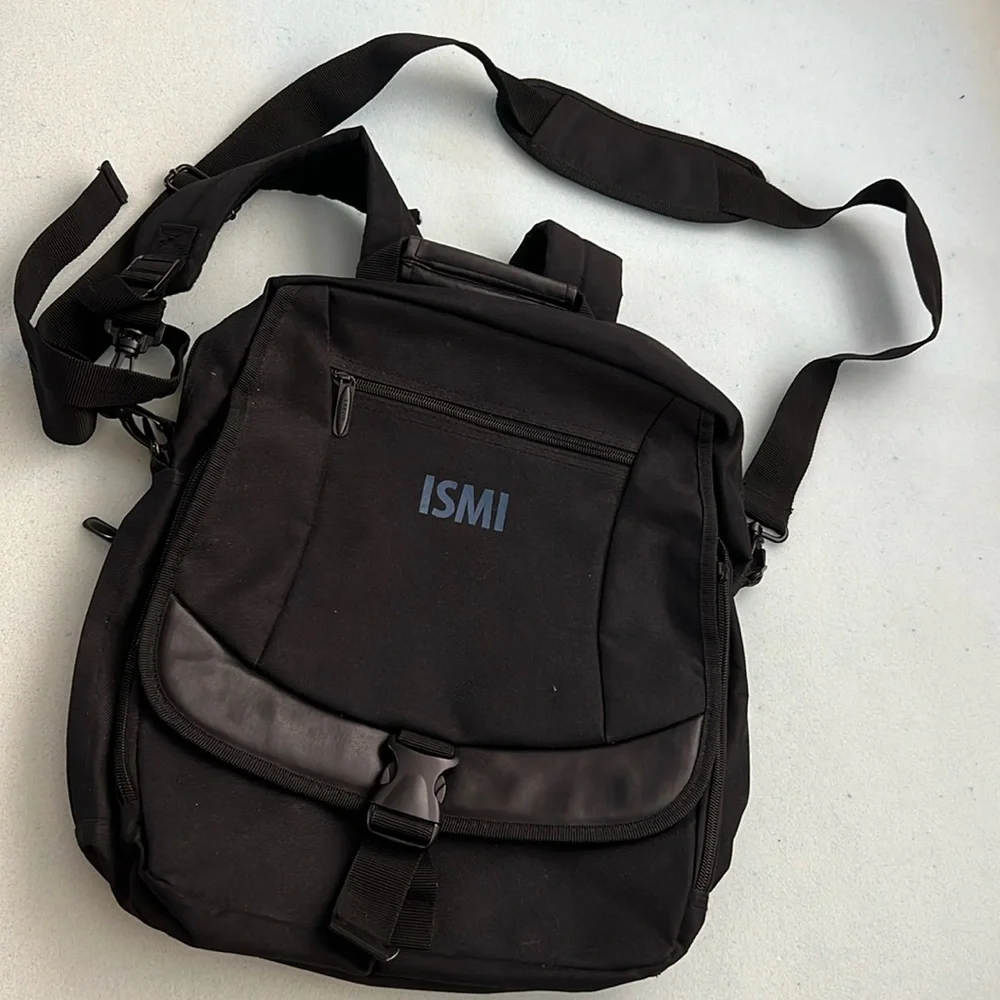Convertible backpack bag color black